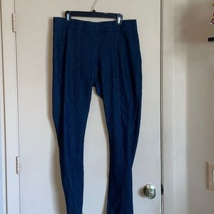 NYDJ denim👖 with stretch waist and leg stitching